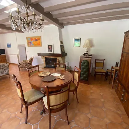 La Maison De Jeanne Holiday home Tour-de-Faure