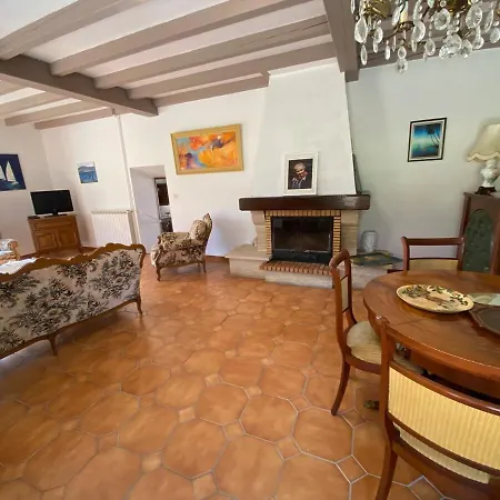 La Maison De Jeanne Holiday home Tour-de-Faure